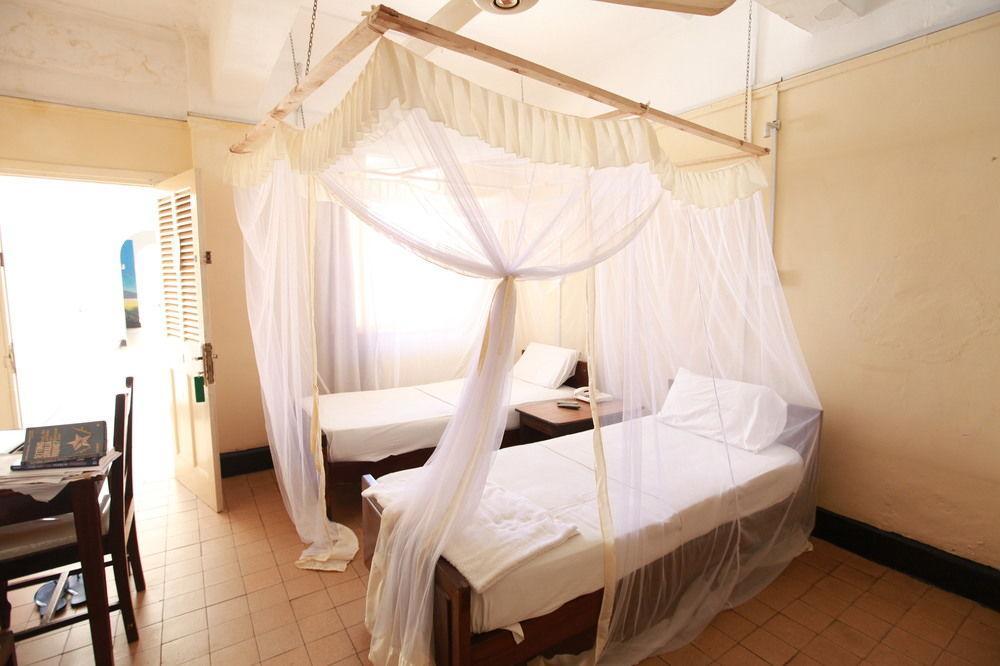 New Palm Tree Hotel Mombasa Esterno foto